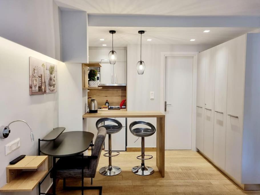 Stylish Studio Near Athens Hilton, Self Check-In! Exteriör bild